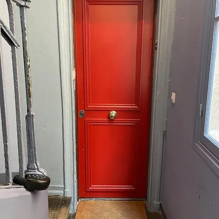 - Louvre & Rivoli Apartment